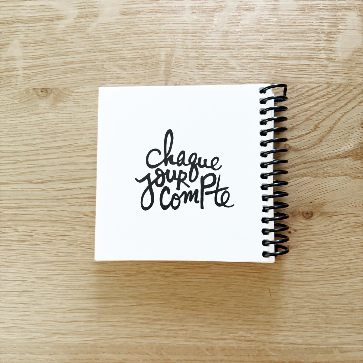 Cahier à colorier de poche - 58 illustrations, 12 motifs