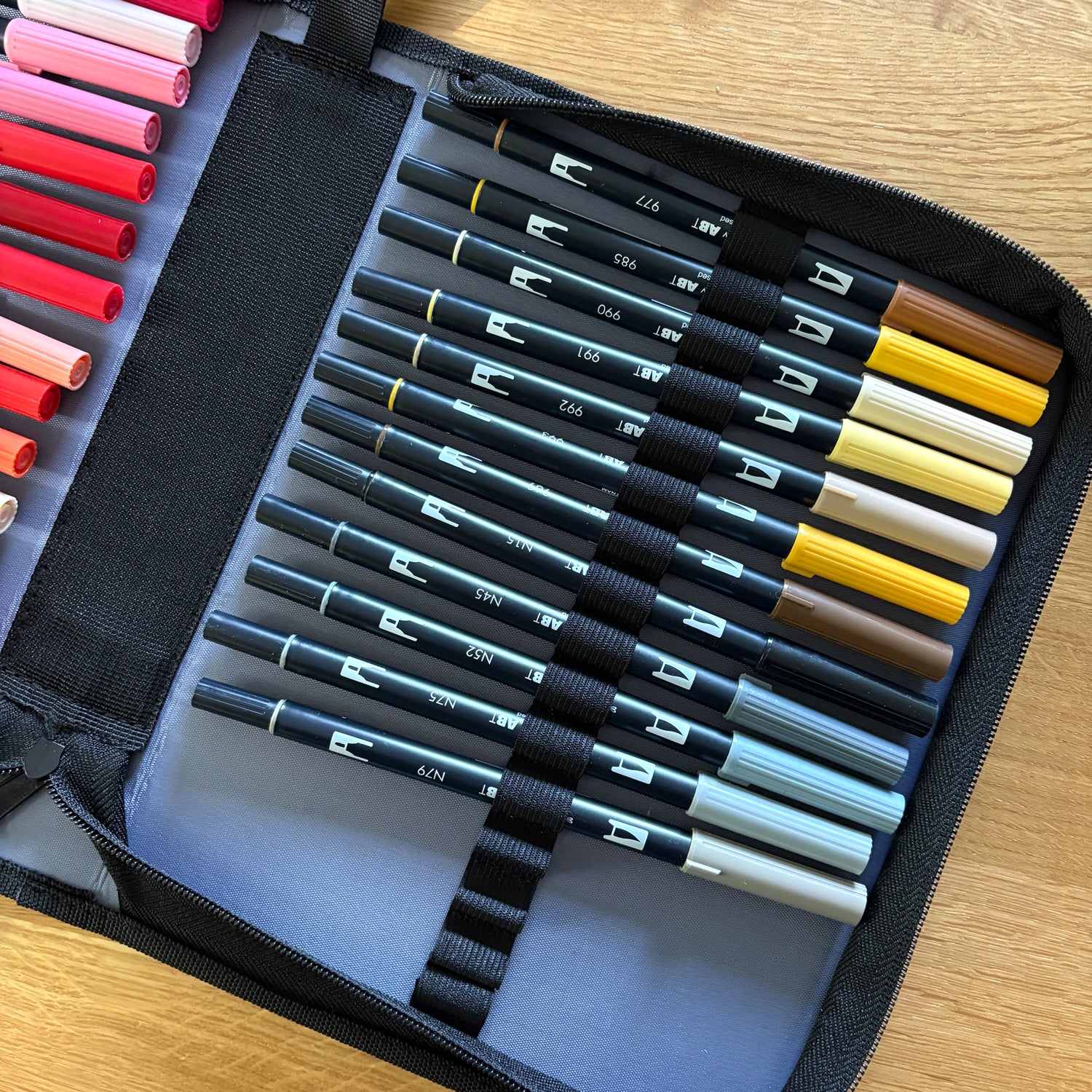 Étui VIDE en tissu 60 loupes pour feutres Tombow