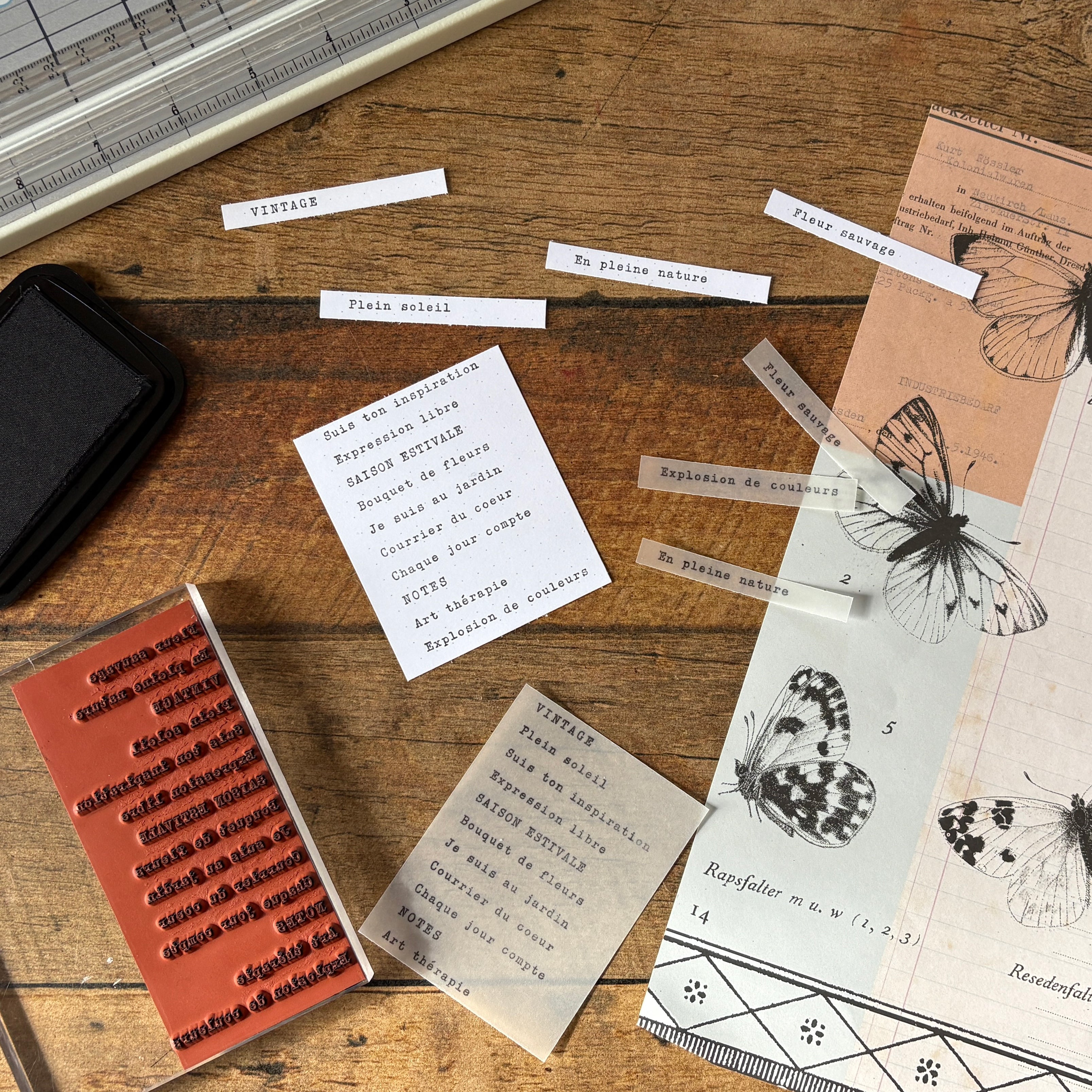 Mots pour journal vintage - Ensemble de 22 étampes à découper