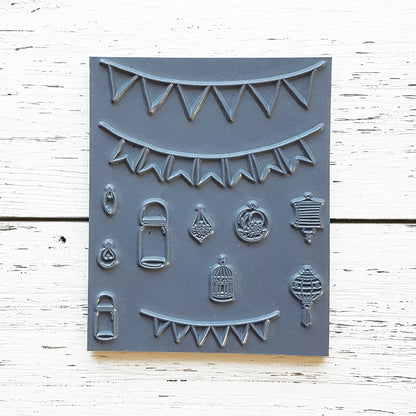 Guirlandes estivales - 12 étampes à découper