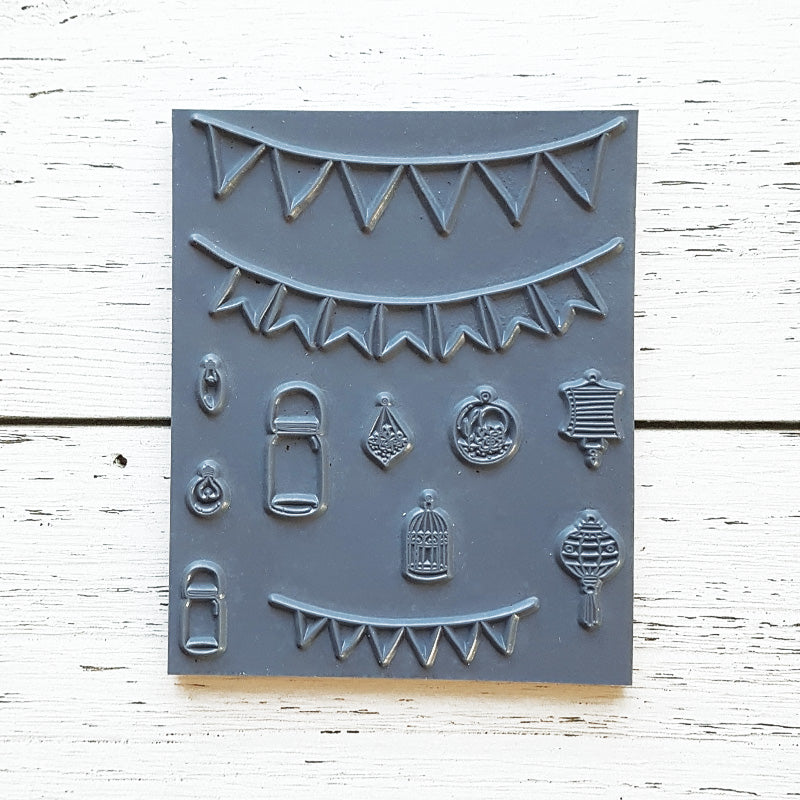 Guirlandes estivales - 12 étampes à découper